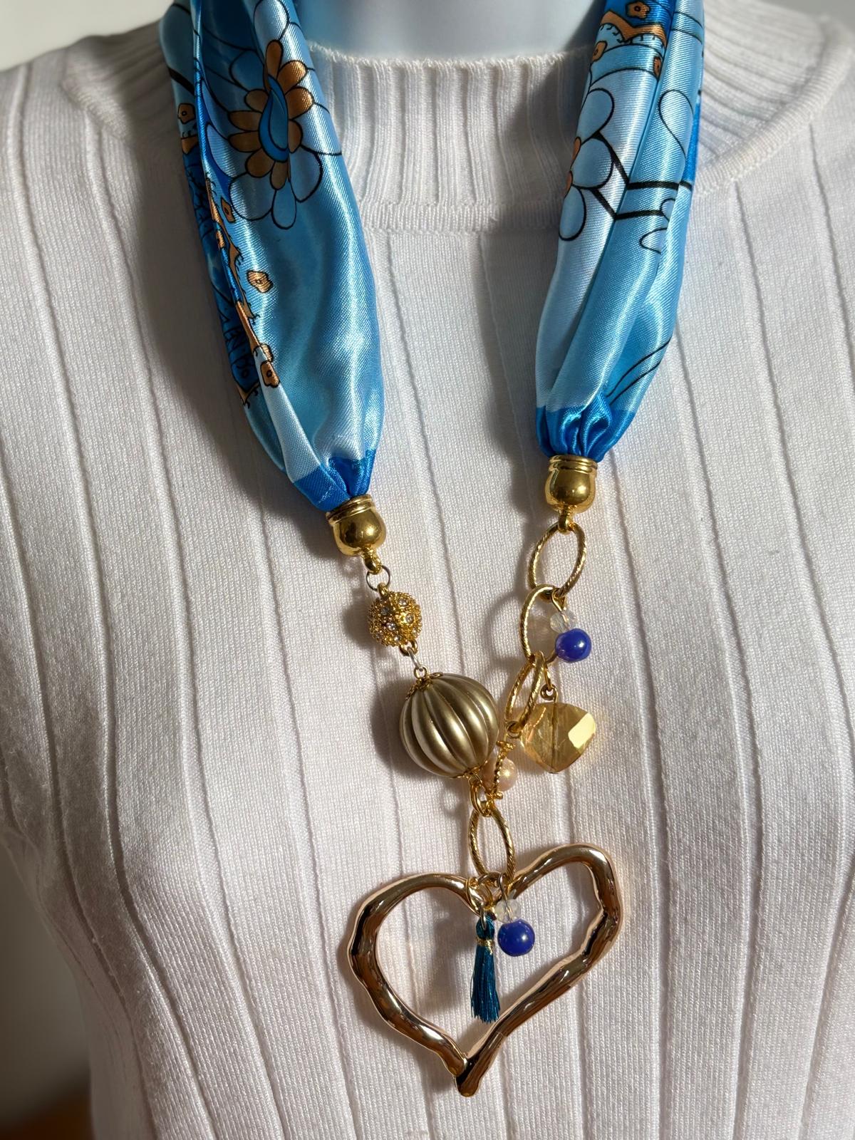 Collar: Corazón grande en metal