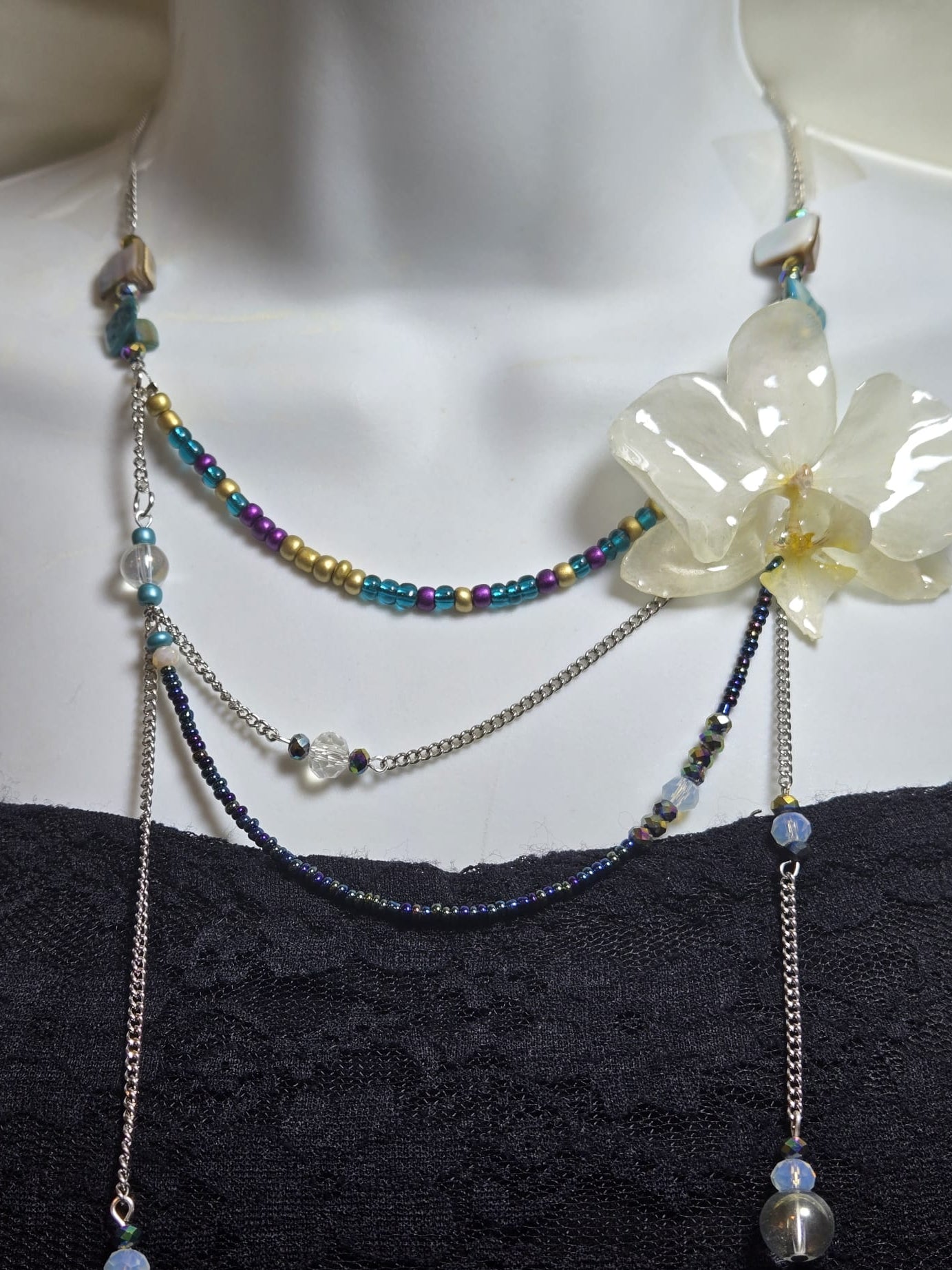 Set collar de orquídea real blanca,
