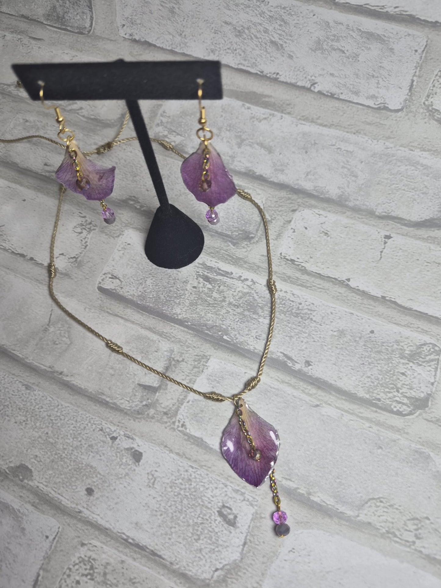 Pantalla y Collar de Orquideas