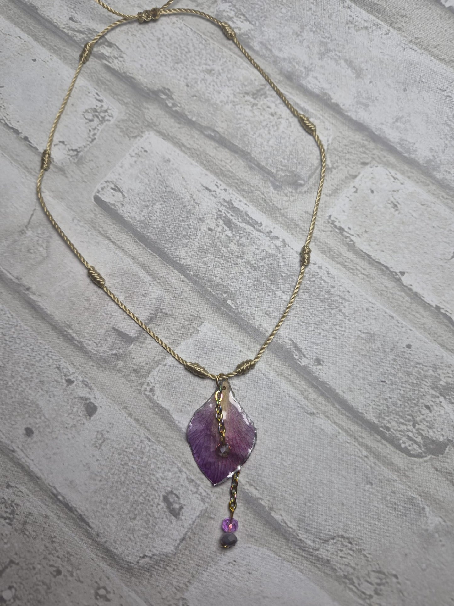 Pantalla y Collar de Orquideas