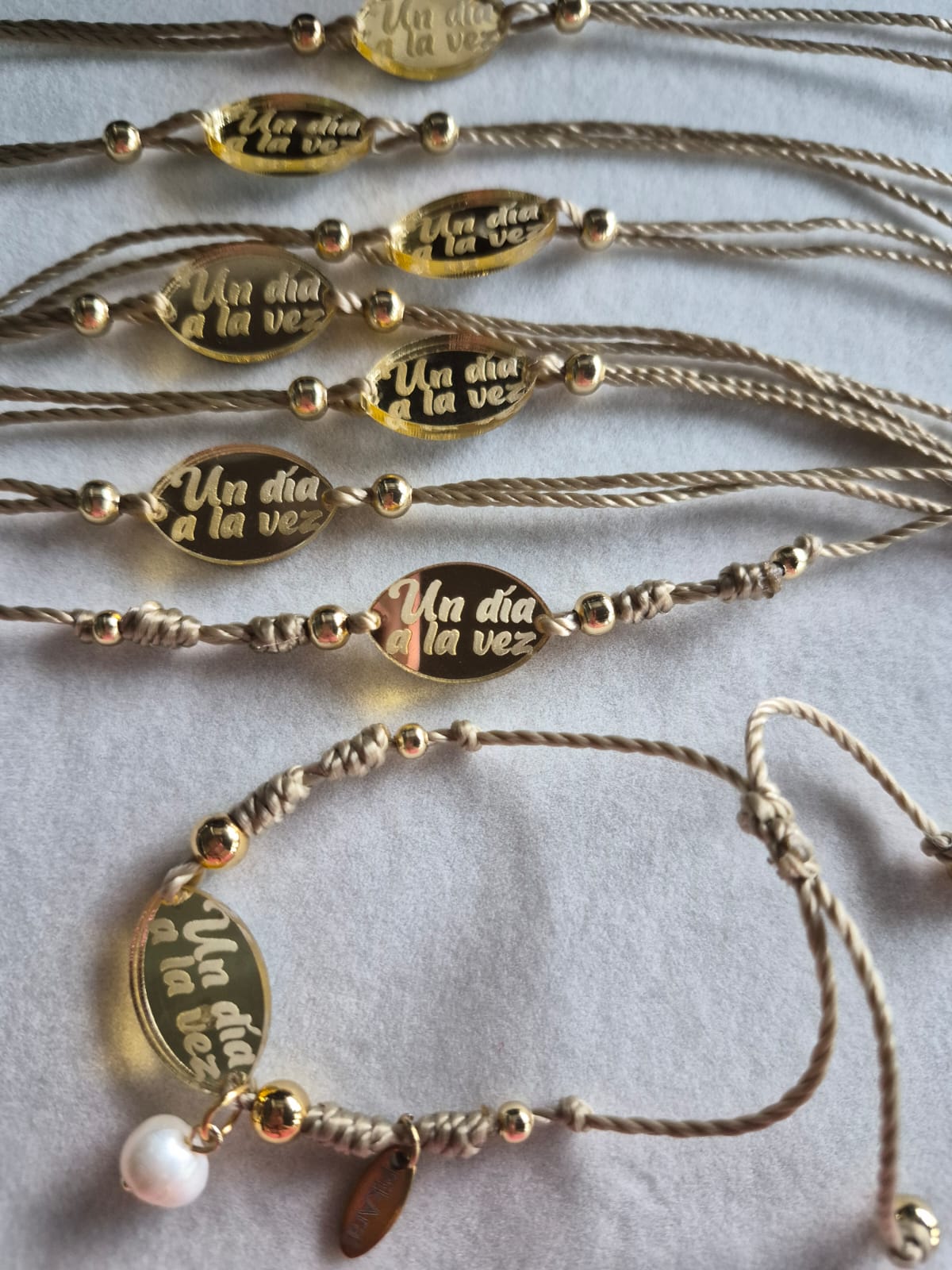 Pulsera: "Un día a la vez"