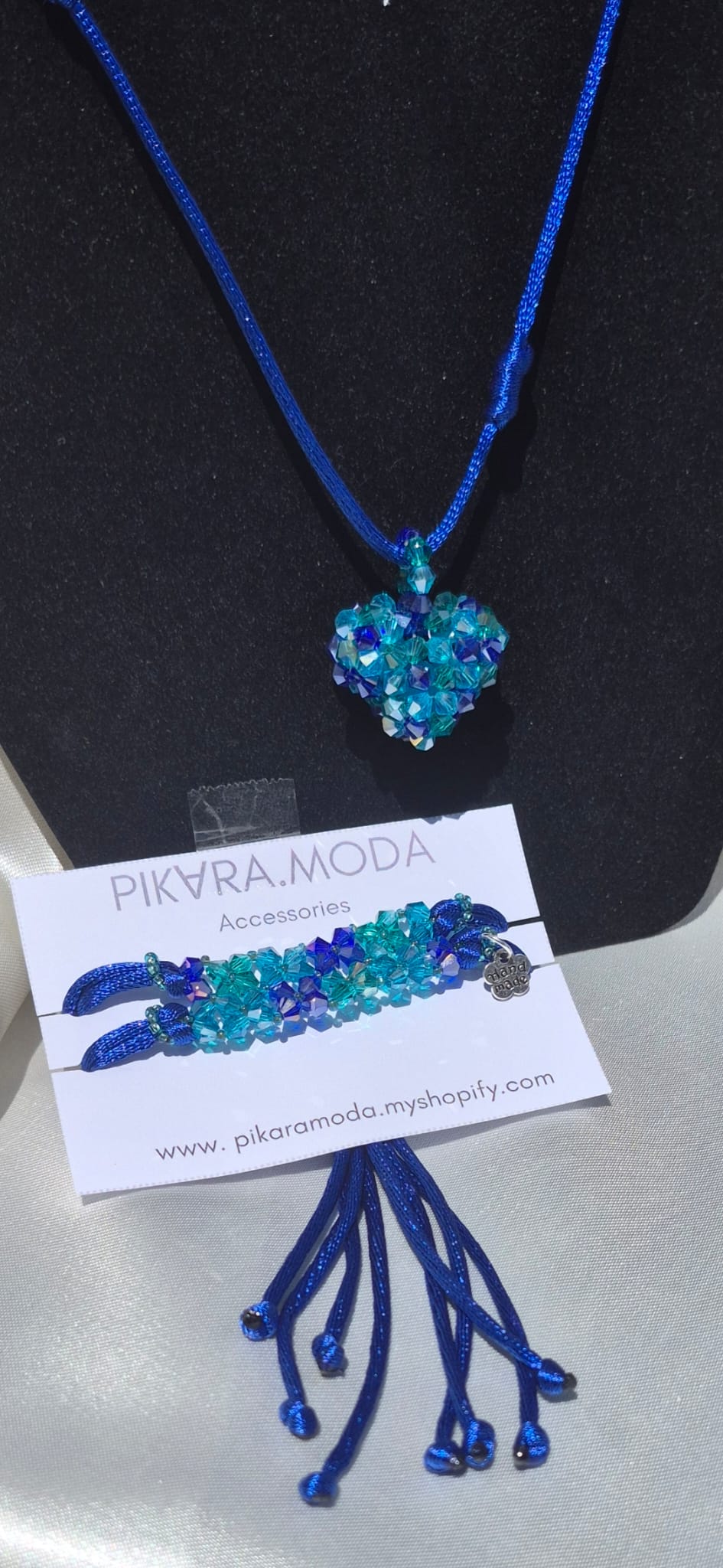 Collar: Swarovski