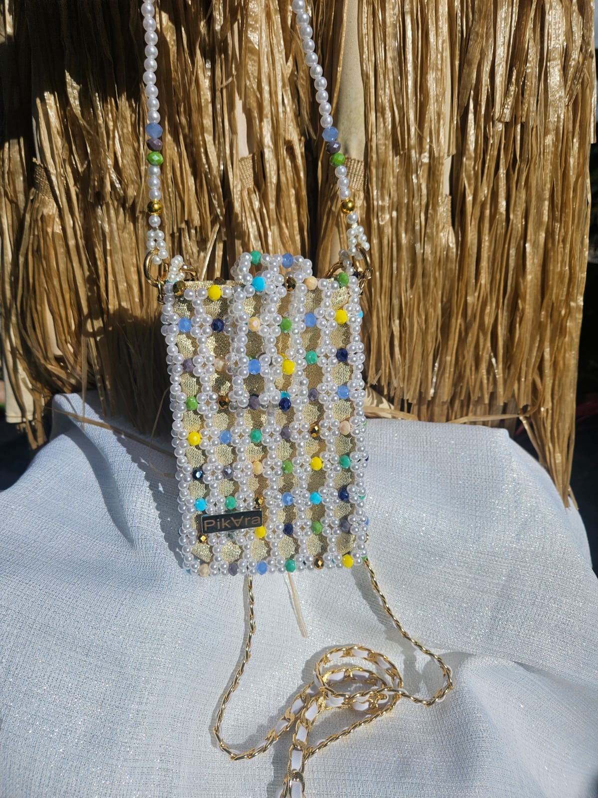 Cartera en Perlas: Blanca y Colores