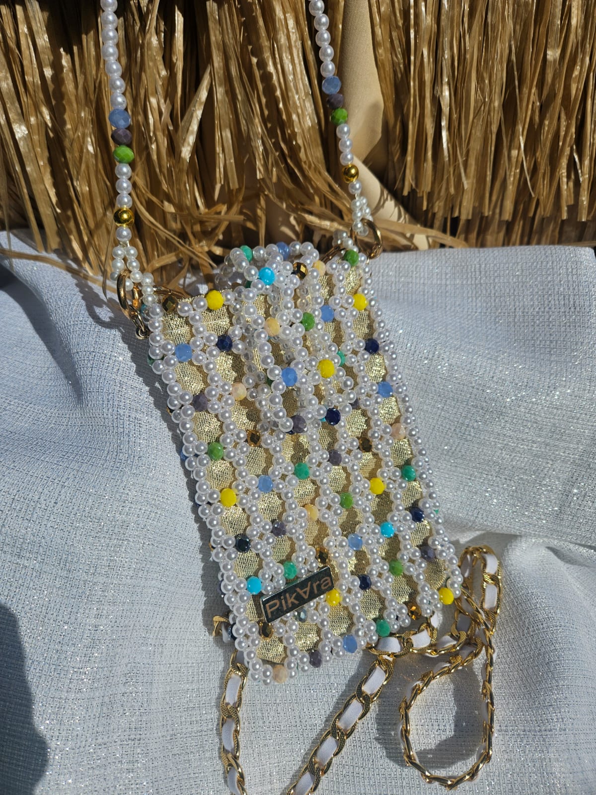 Cartera en Perlas: Blanca y Colores