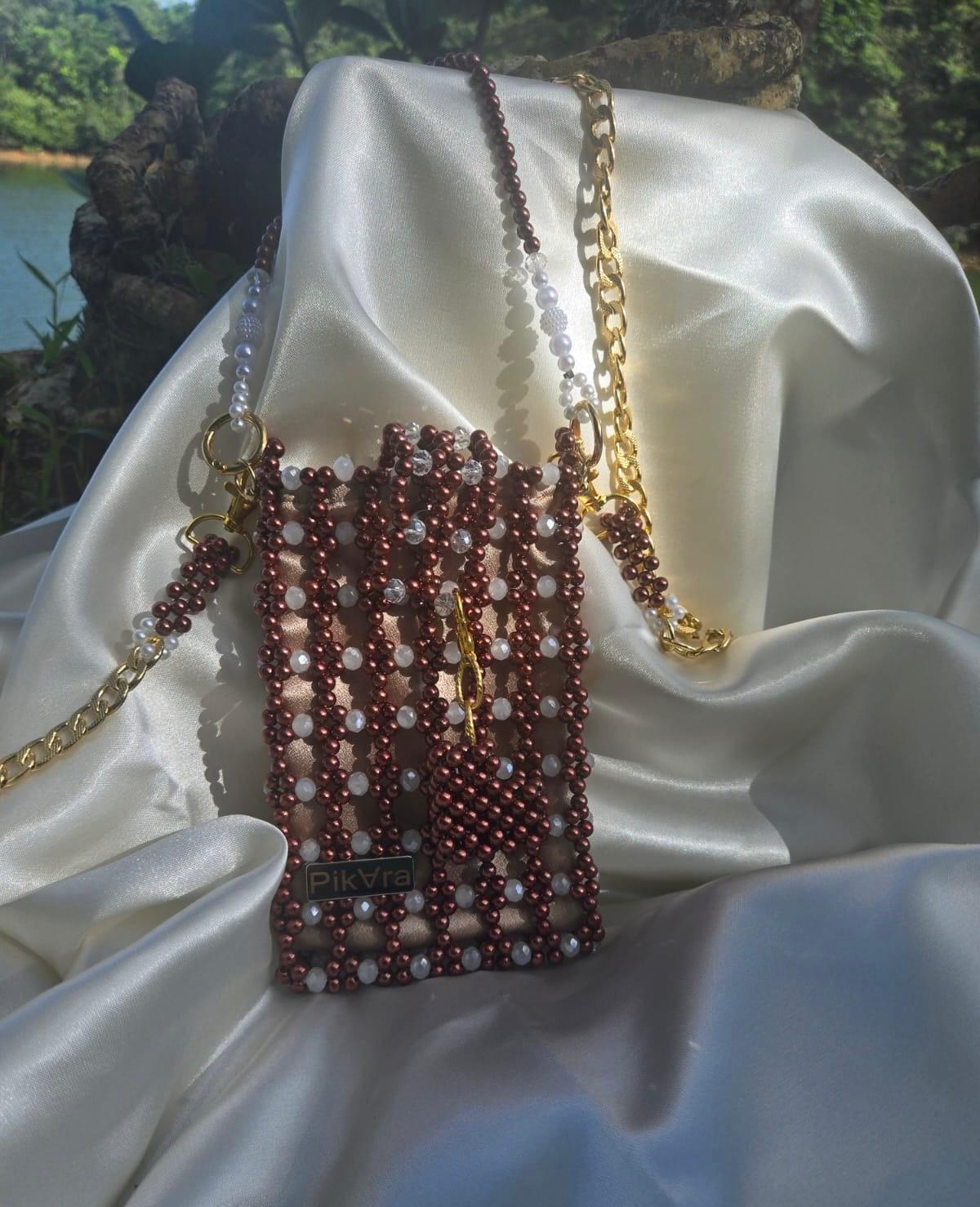 Cartera en Perlas: Brown