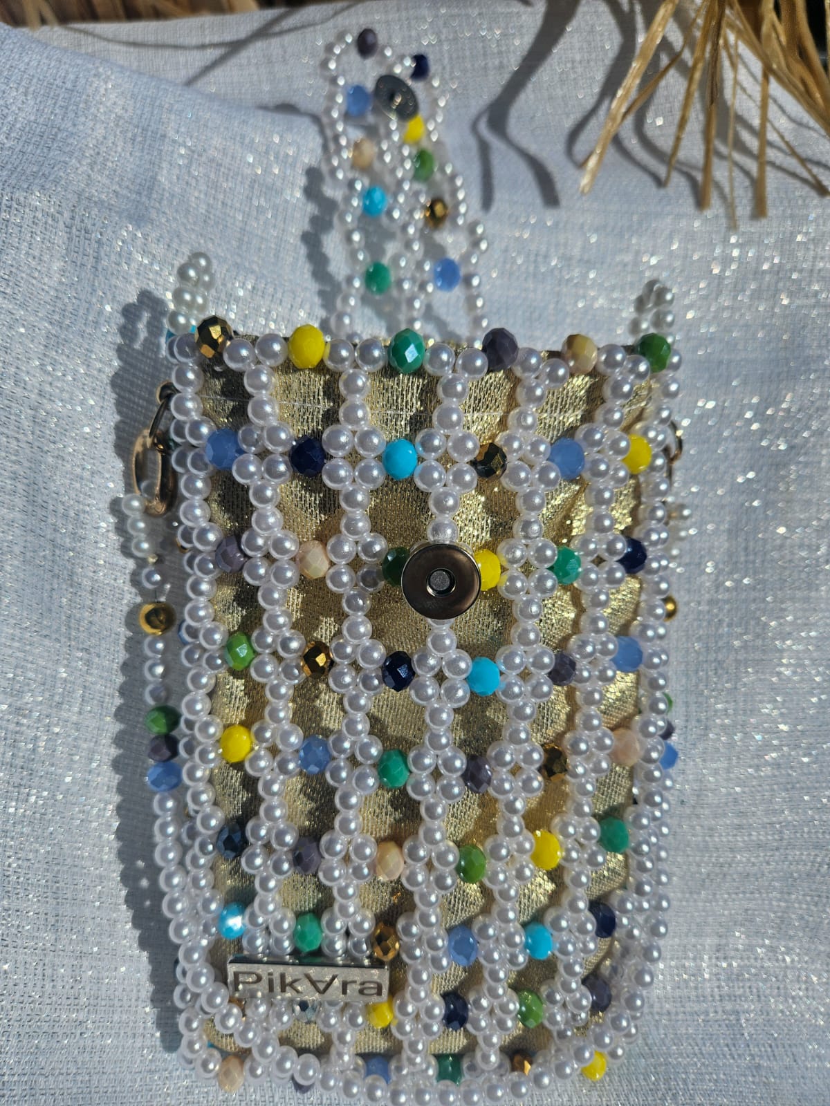 Cartera en Perlas: Blancas con Colores