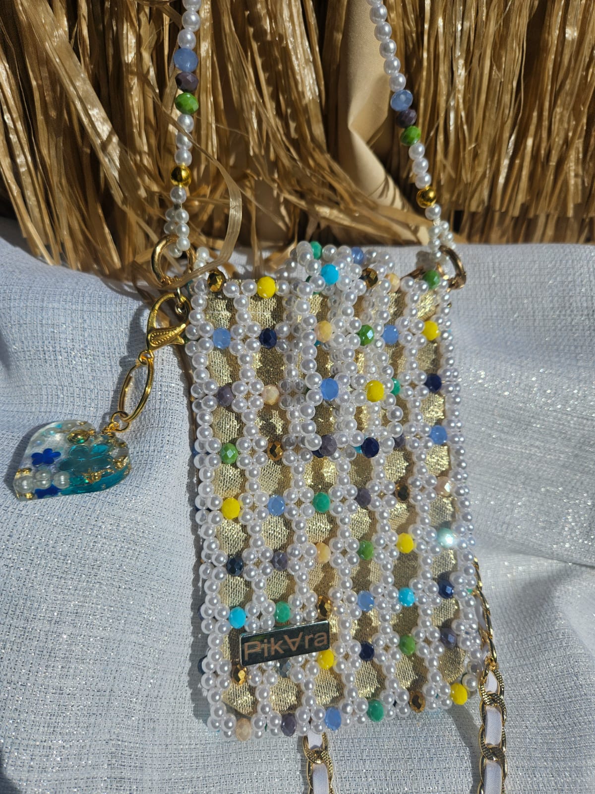 Cartera en Perlas: Blancas con Colores