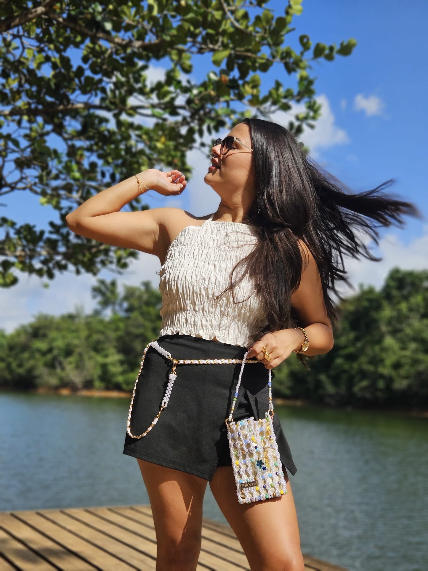 Cartera en Perlas: Blancas con Colores